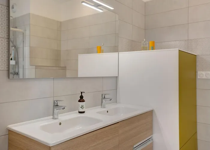 Guestready - Sejour Lumineux Et Elegant A Appartement *